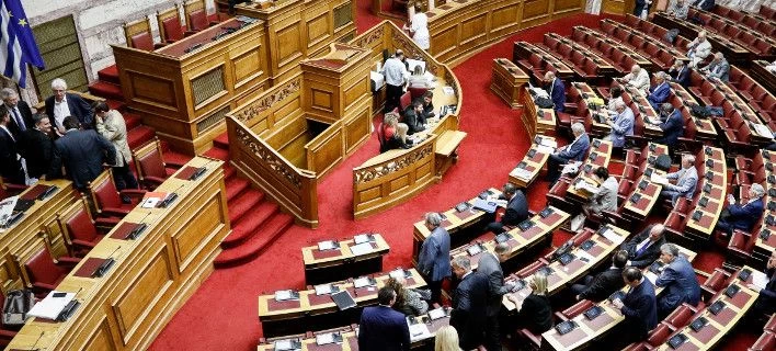 Ζωντανά από τη Βουλή η συζήτηση για τη Συνταγματική Αναθεώρηση